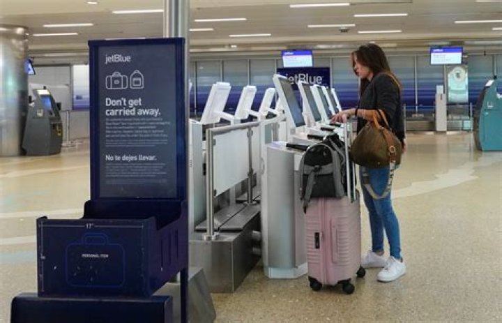 carry on luggage size jet blue