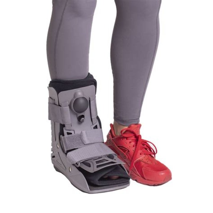 foot boot cast