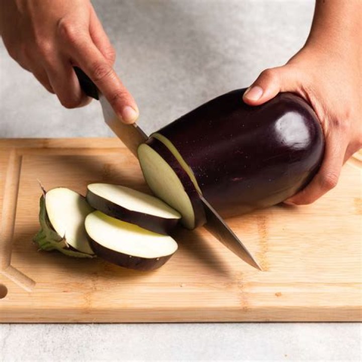 how to cut an eggplant