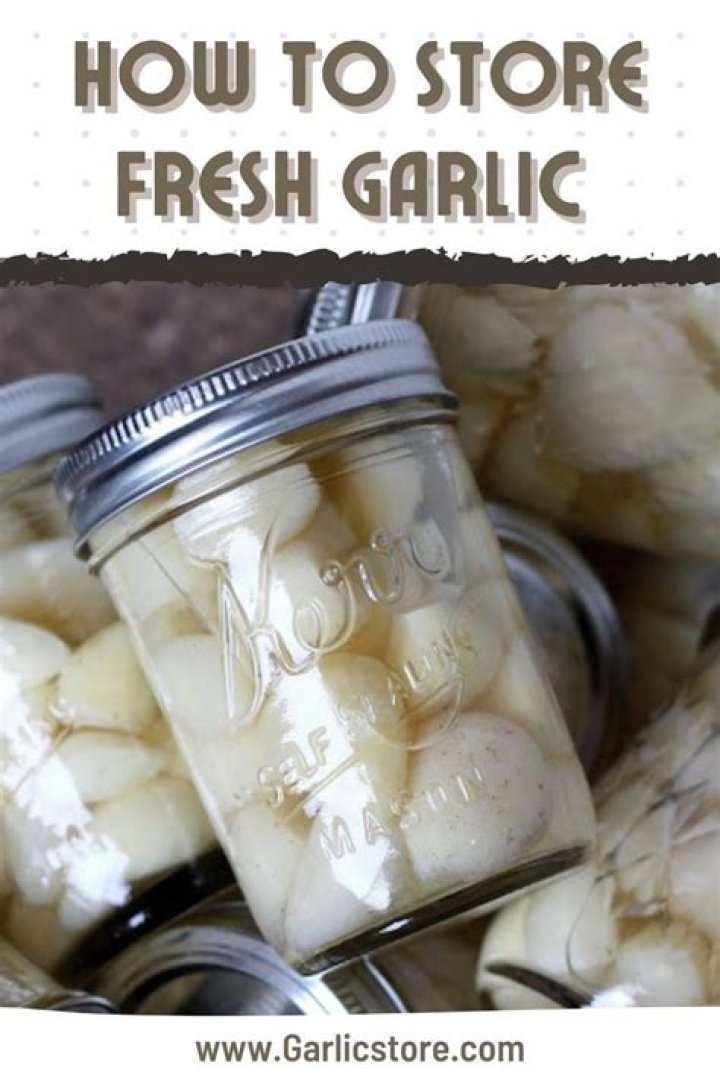 how to store peeled garlic