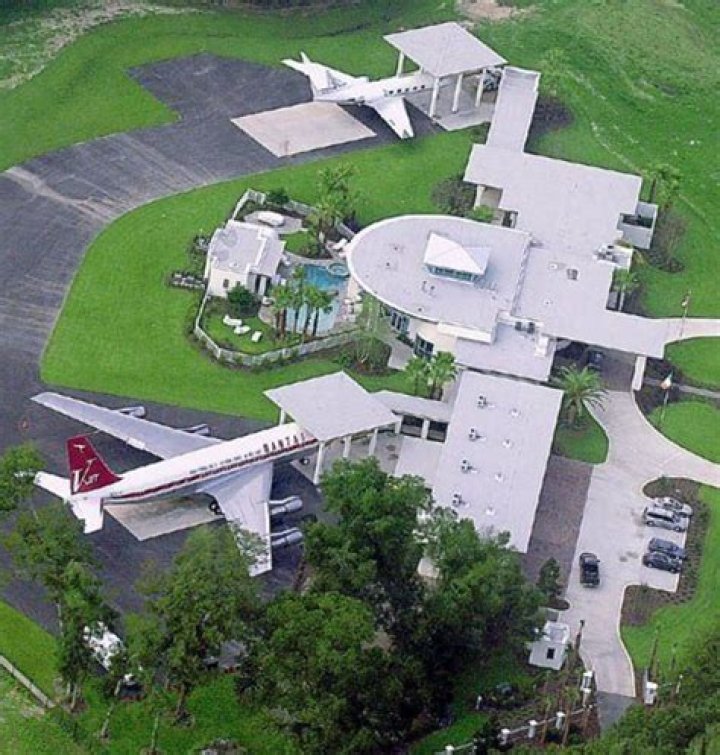 john travolta’s house