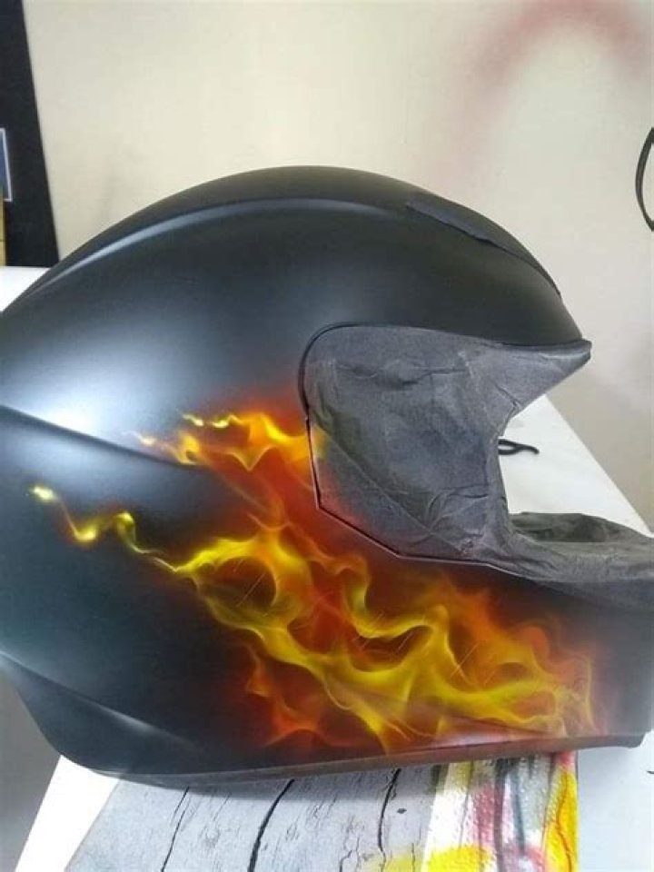paint motorcycle helmet