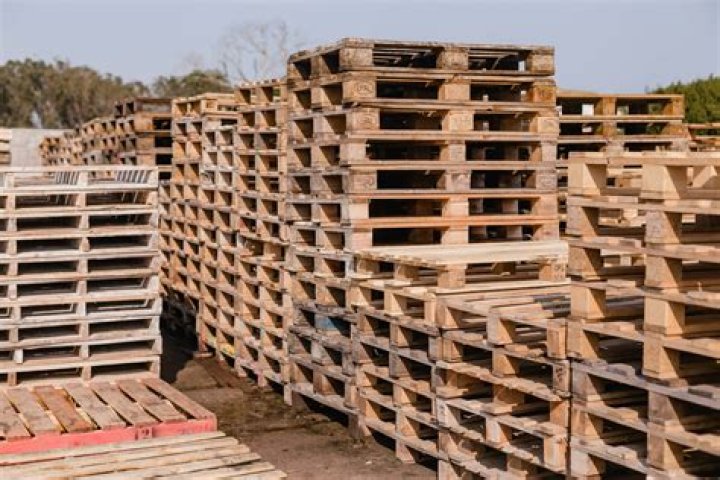 places that buy pallets near me