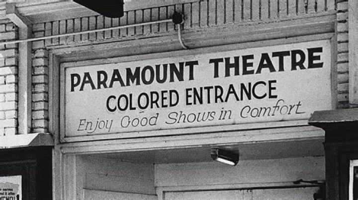 what is de jure segregation