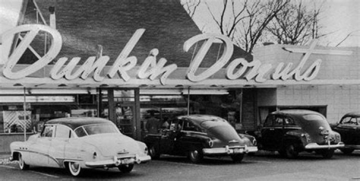where did dunkin donuts start